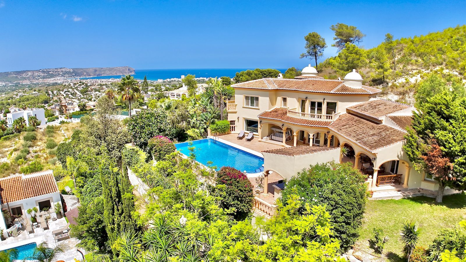 luxe villa te koop