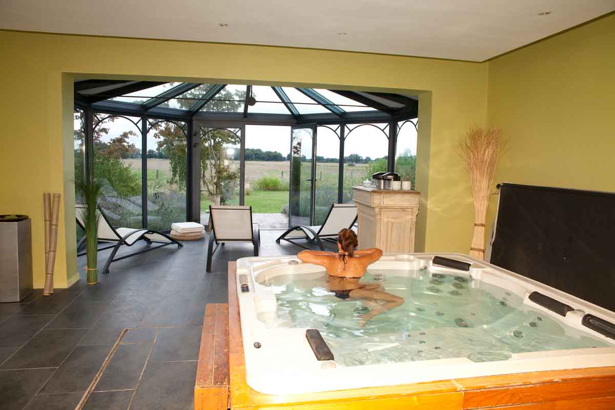 luxe villa huren met binnenzwembad